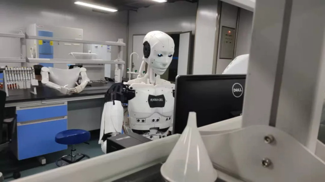 机器人365智能医疗实验室场景